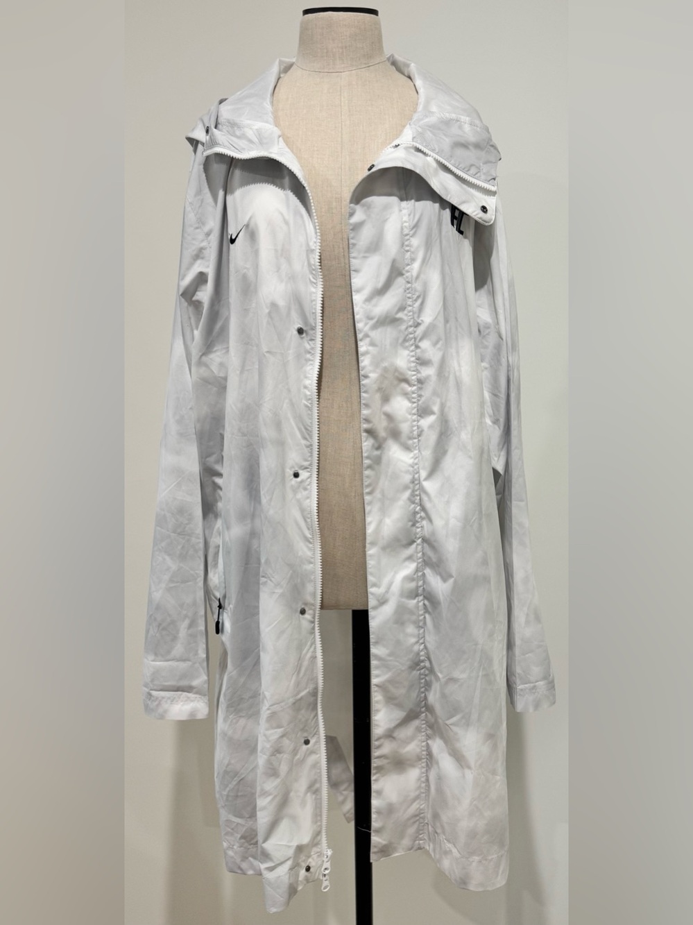 Nike White Full‑Zip Hooded Raincoat NWT
